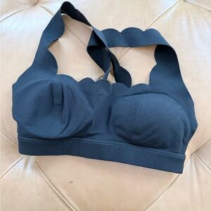 Elegant Black Scalloped Sports Bra